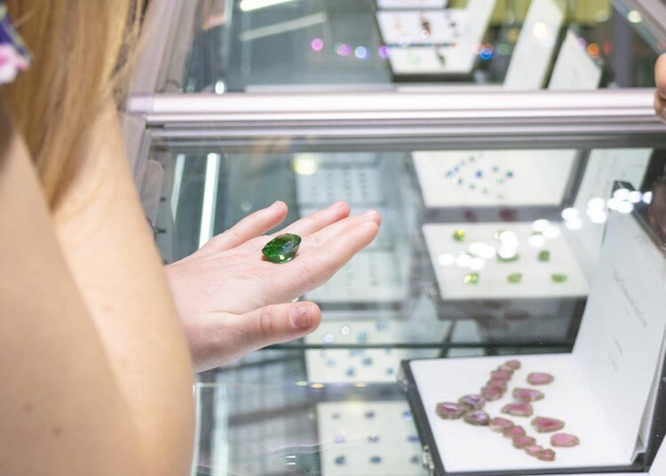 Buyers Optimistic Despite Light Traffic at Tucson Gem Shows 